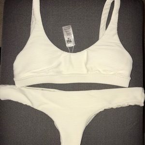WHITE BILLABONG BIKINI NEVER BEEN WORN SIZE S